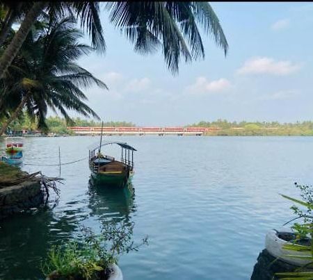 Green Island Homestay Riverside Calecute Exterior foto